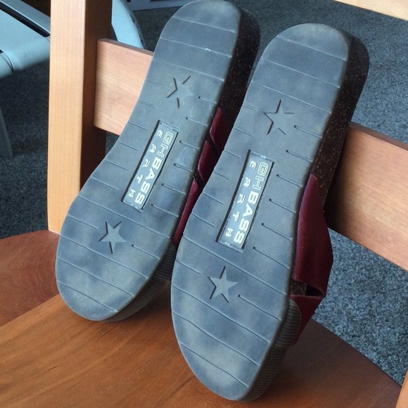 Cork Soled Cute Red Sandals - Picture 4 of 8